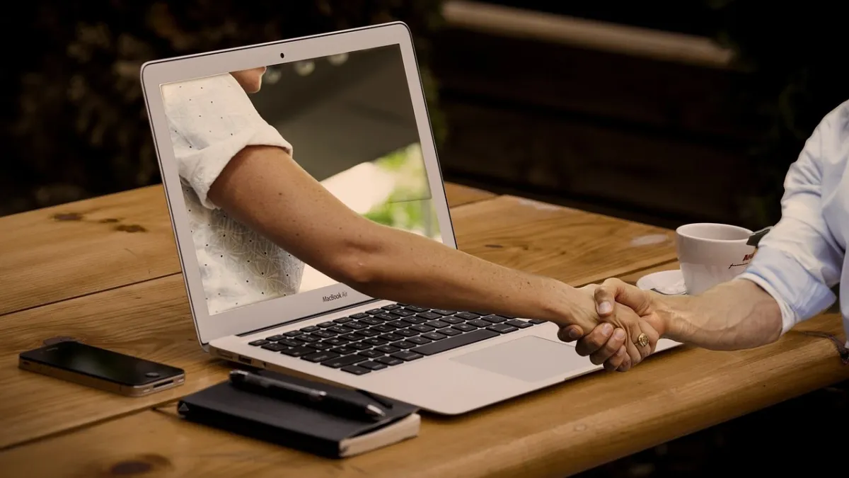 První online sezení s psychoterapeutem či psychologem: Na co se připravit a co očekávat
